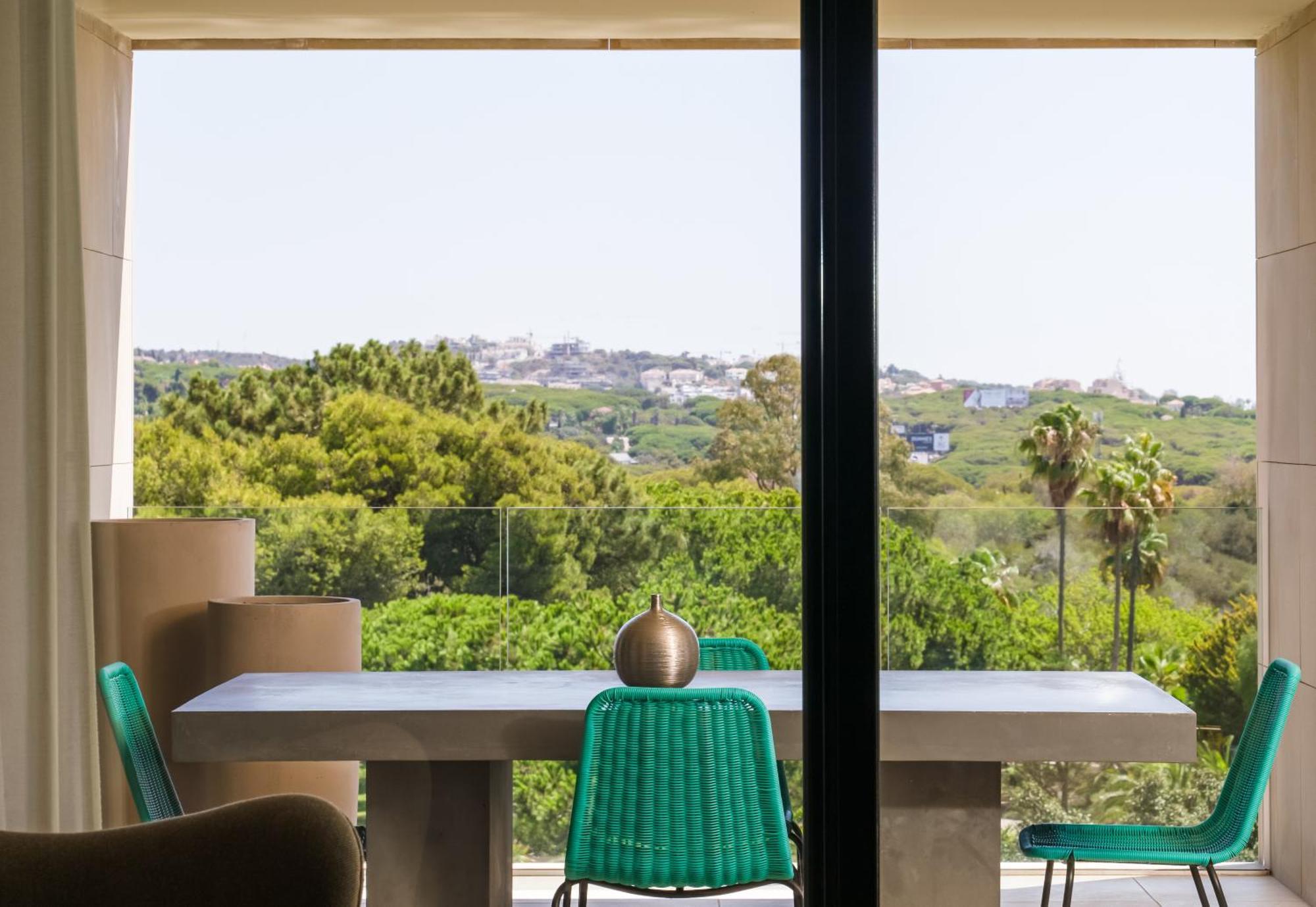 Don Carlos Marbella Exterior foto View from the living room