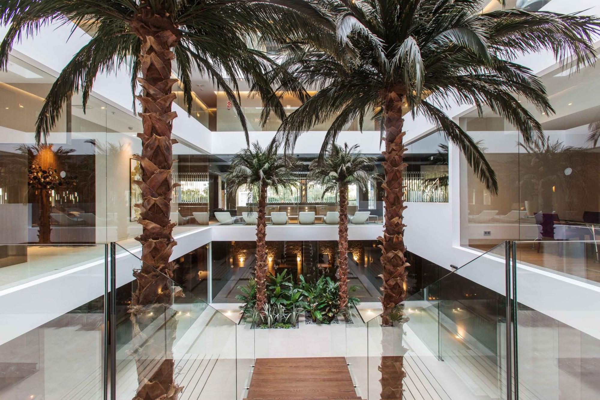 Don Carlos Marbella Exterior foto The interior of the hotel
